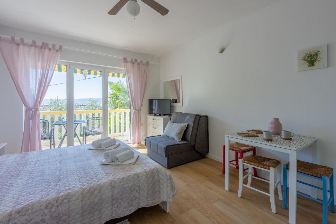Apartments Neno Crikvenica Kültér fotó